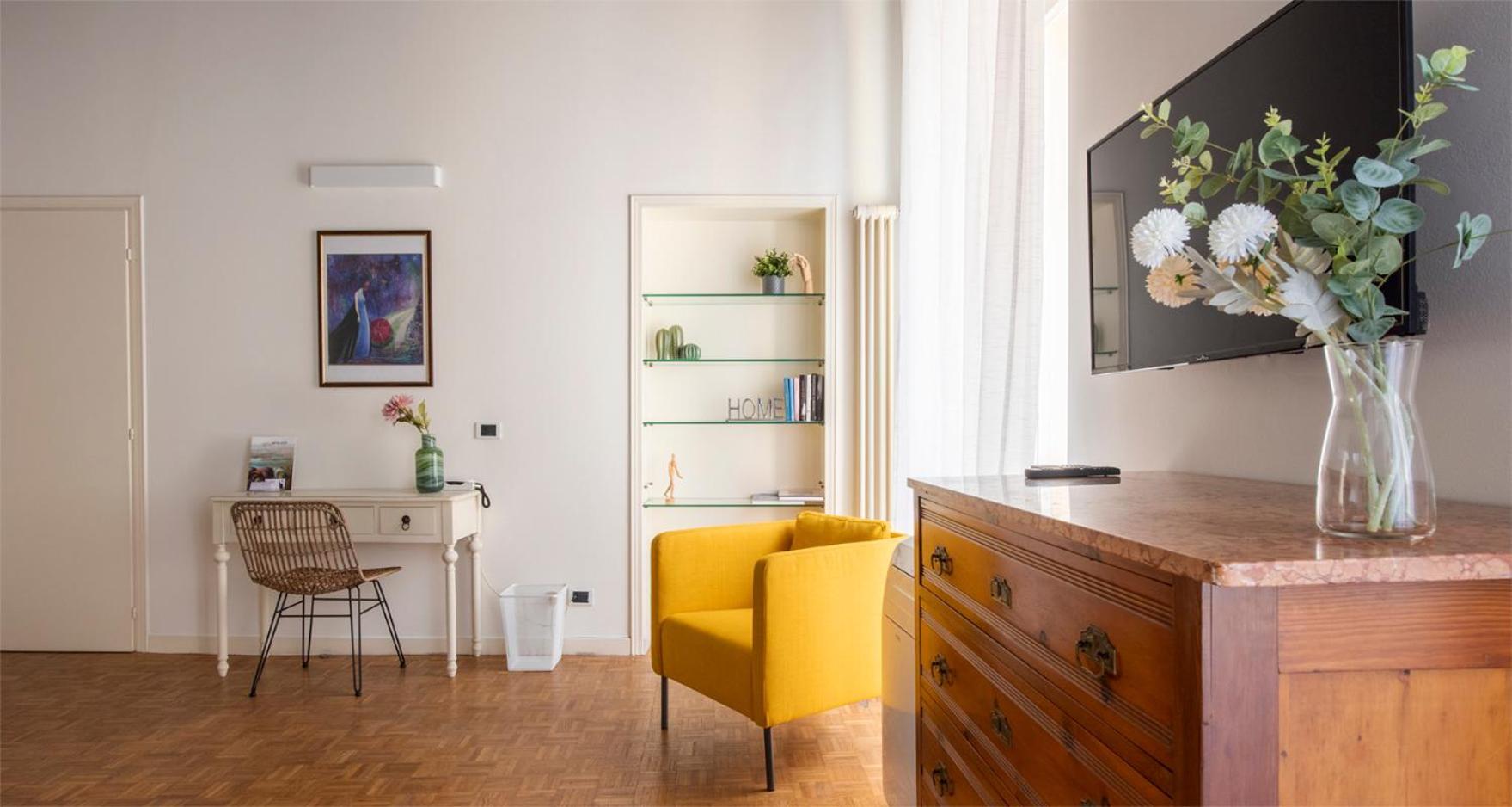 Charming Joivy Flat Next To Duomo Di Como Bagian luar foto