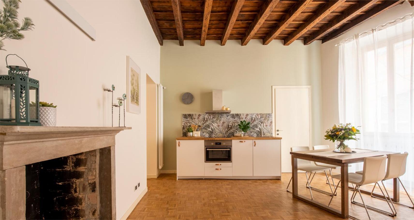 Charming Joivy Flat Next To Duomo Di Como Bagian luar foto